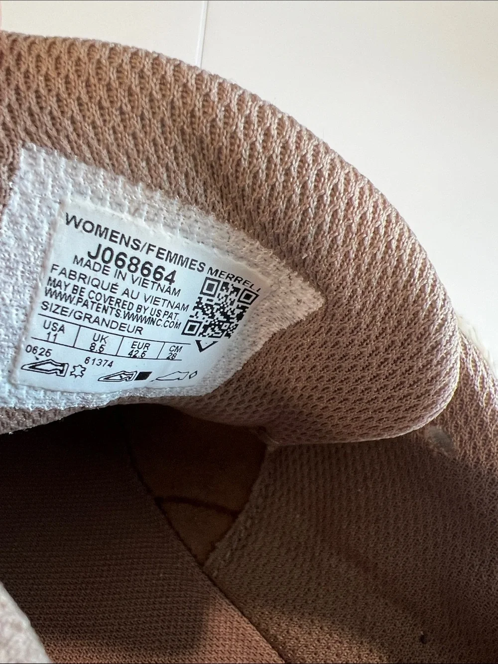 Merrell Vapor- 11, Taupe/Nude Lace-Up Trail Sneakers, Flat, Flexible Outdoor